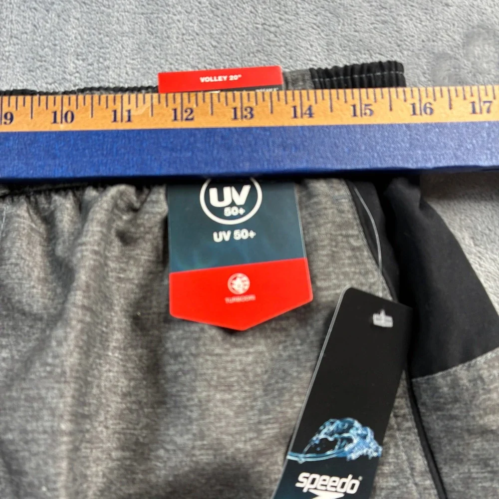 Speedo Men Swim Trunks Gray Black Size L UV Protection Cargo Pocket Board Shorts
